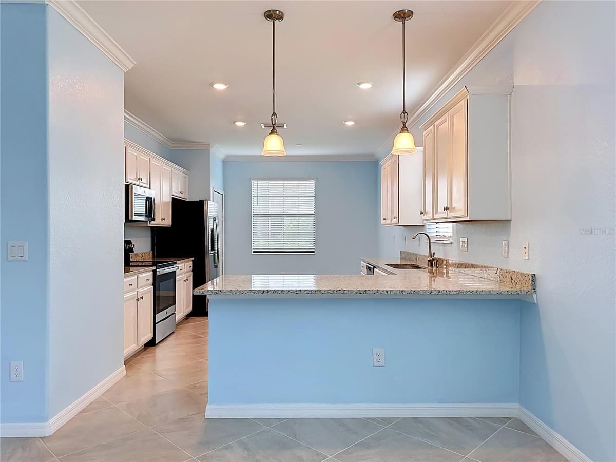 10185 COLUBRINA DRIVE — photo 9 of 59
