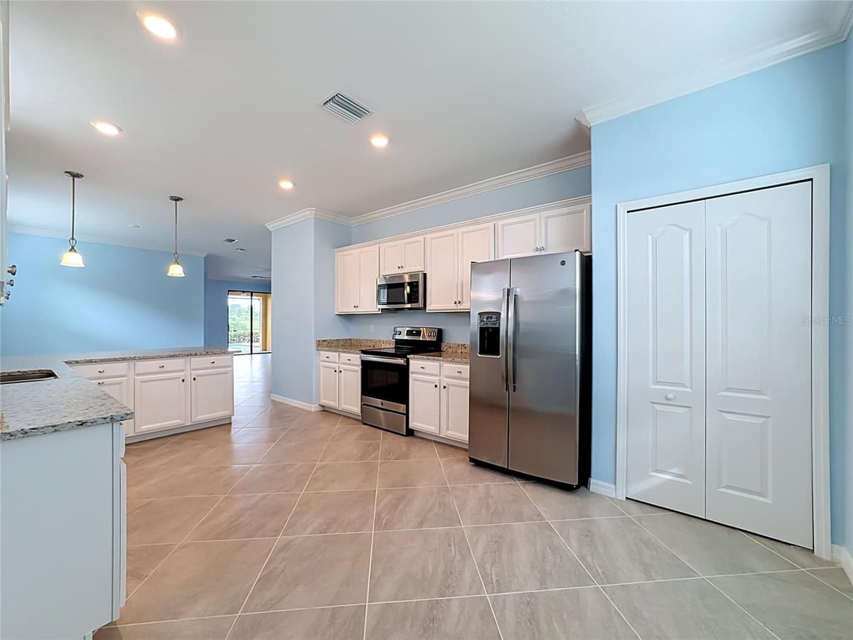 10185 COLUBRINA DRIVE — photo 17 of 59