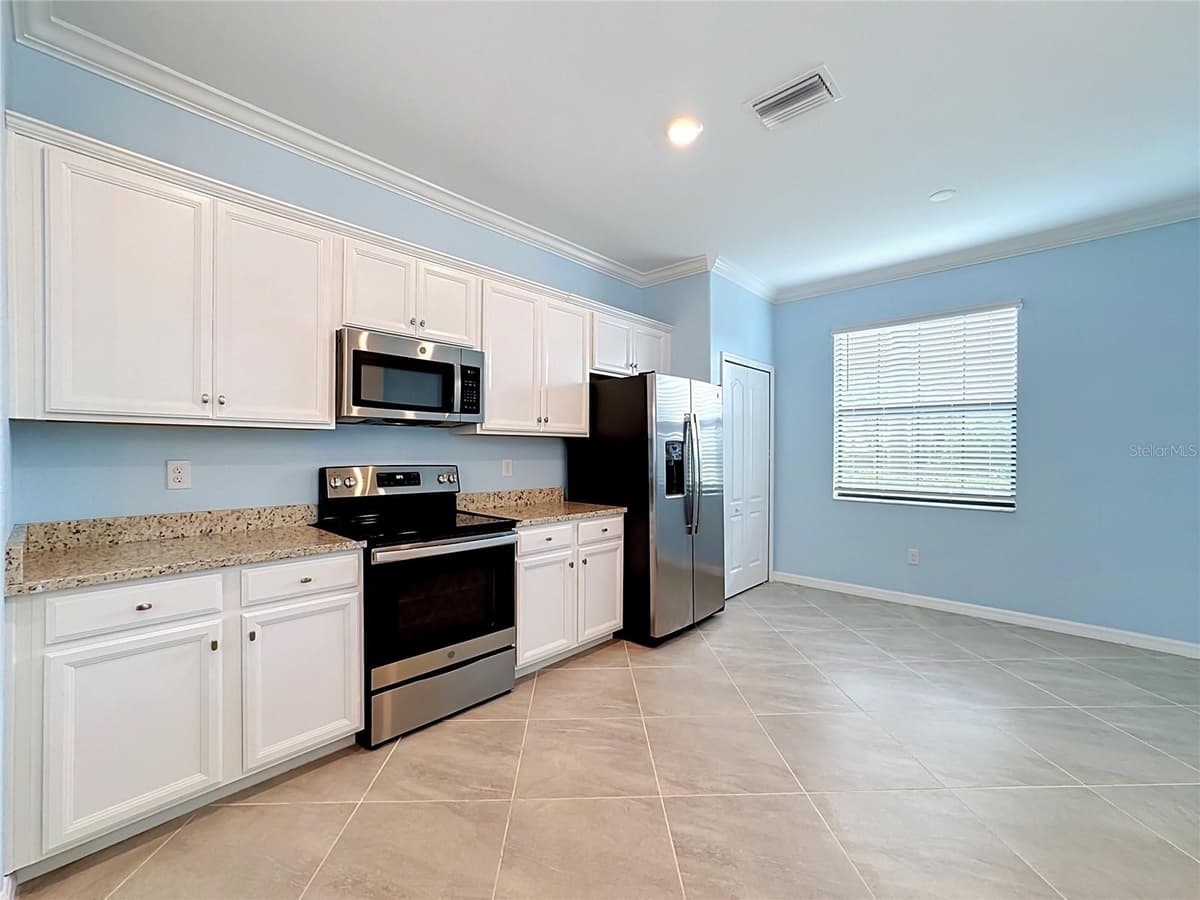 10185 COLUBRINA DRIVE — photo 13 of 59
