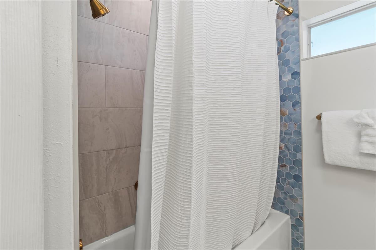5310 GULF OF MEXICO DRIVE — photo 18 of 46