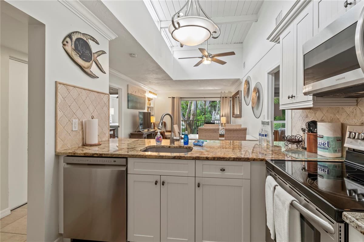 5310 GULF OF MEXICO DRIVE — photo 6 of 46