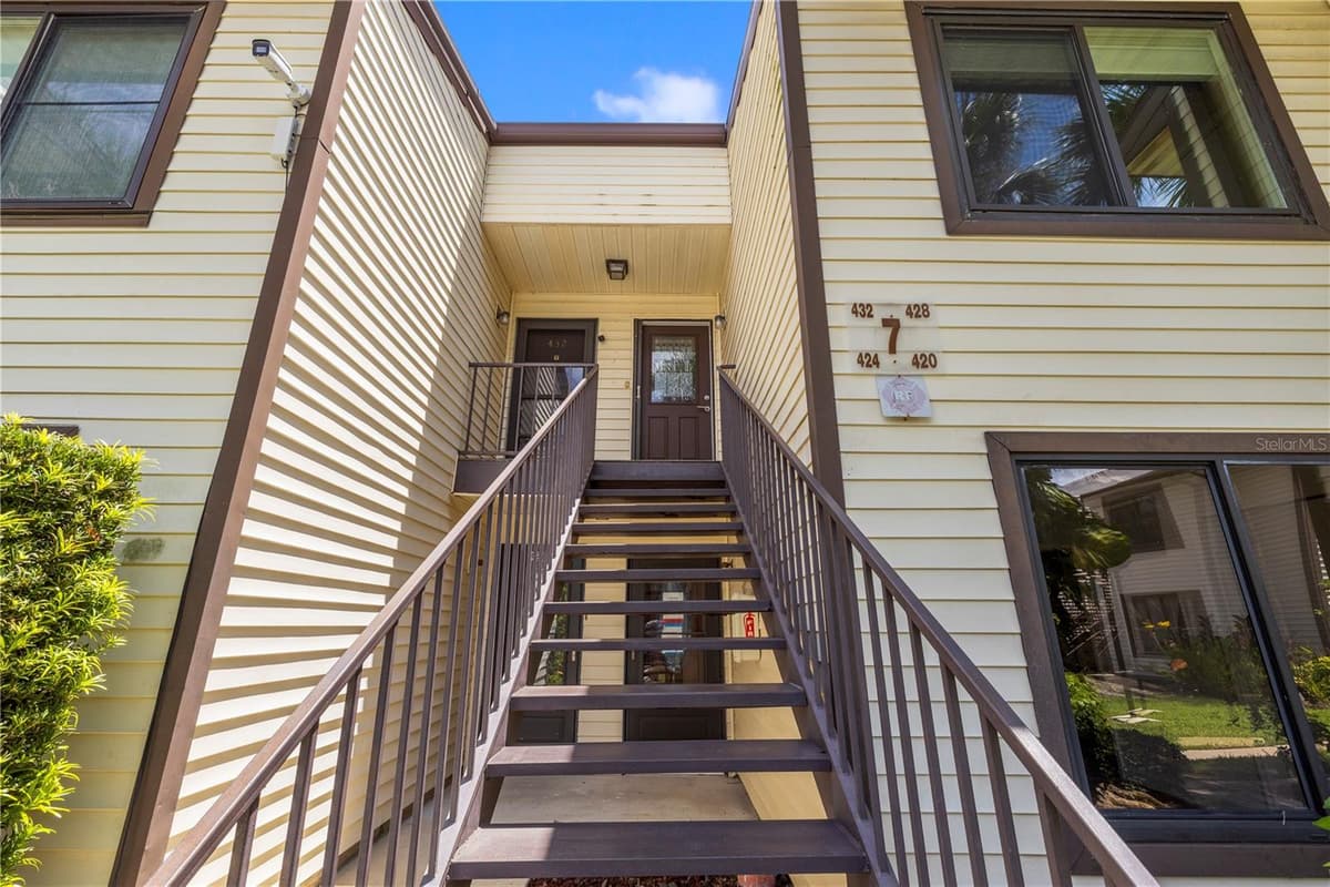 428 MOORINGS COVE DRIVE — photo 4 of 57