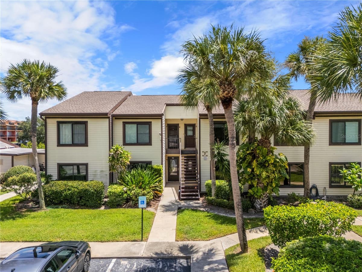 428 MOORINGS COVE DRIVE — photo 2 of 57