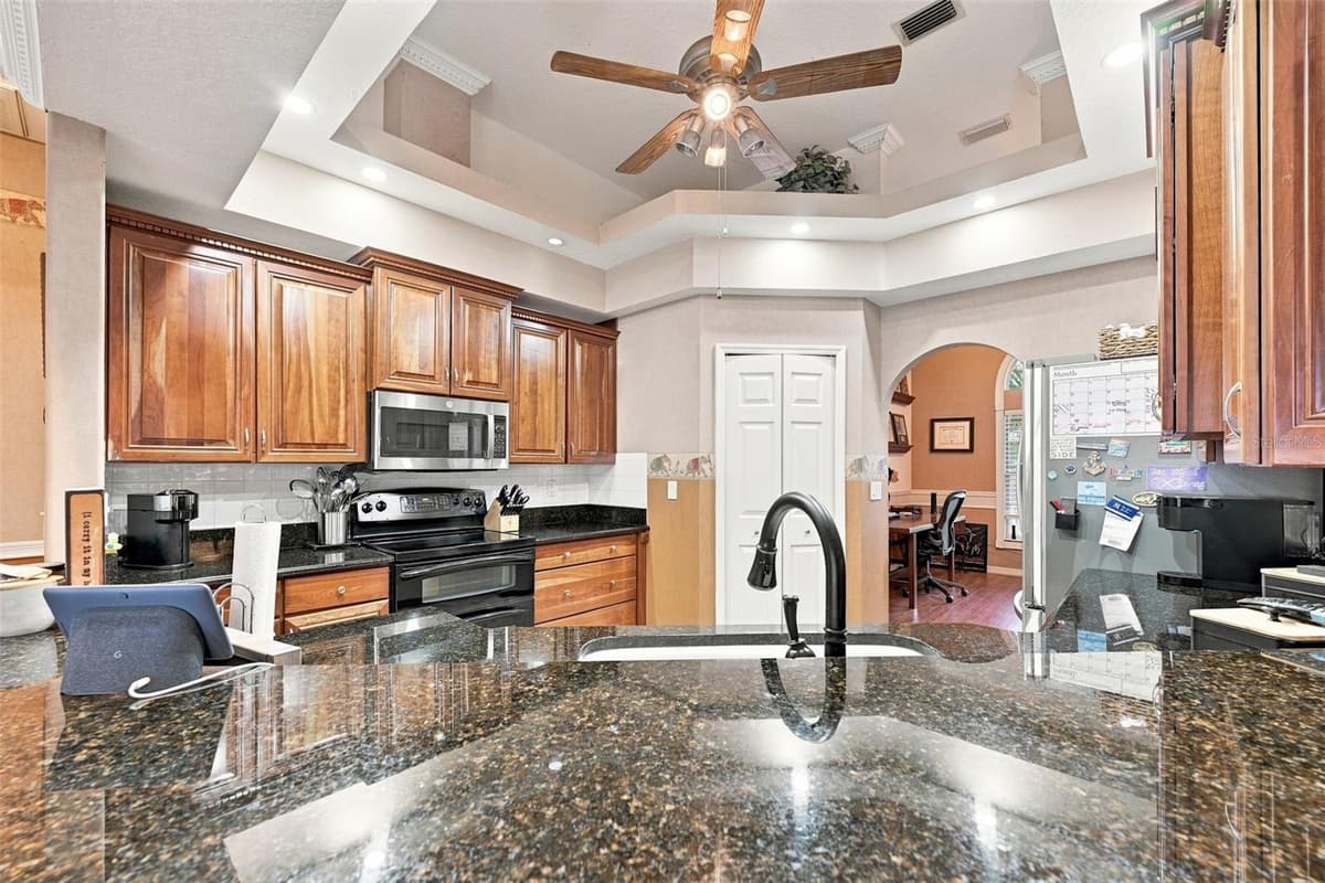 18416 AUTUMN LAKE BOULEVARD — photo 12 of 53