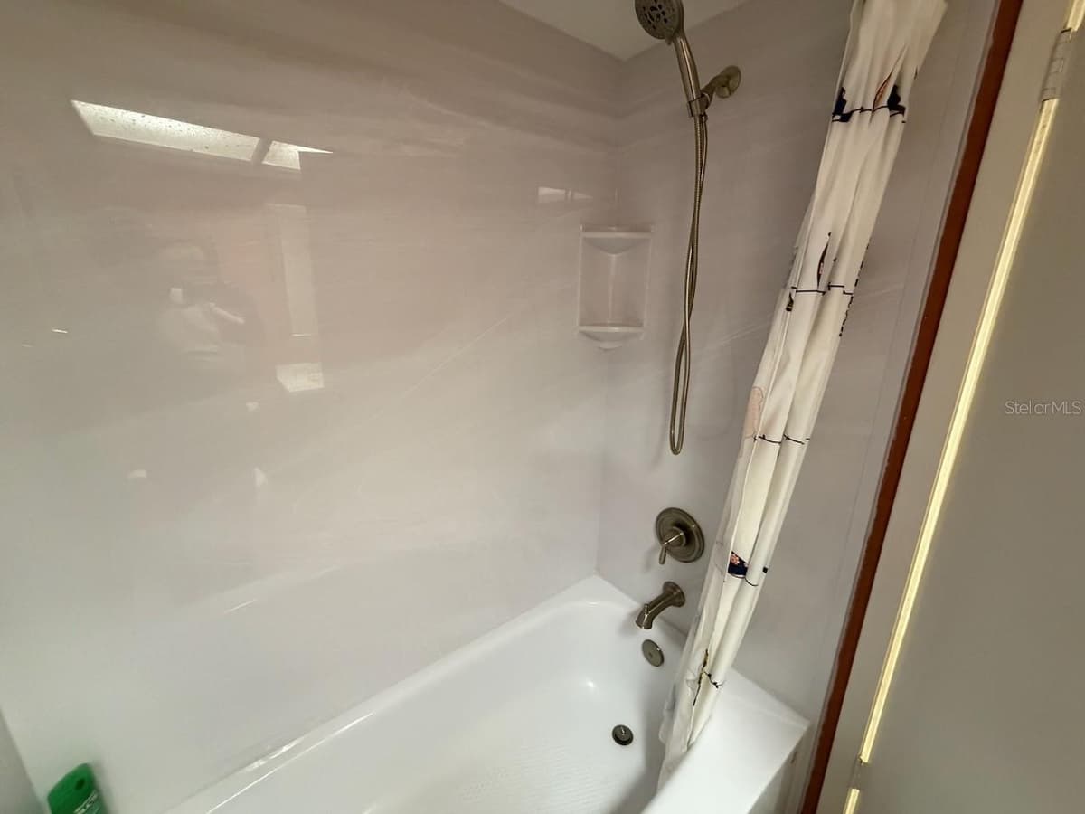 13604 VILLAGE DRIVE — photo 15 of 21