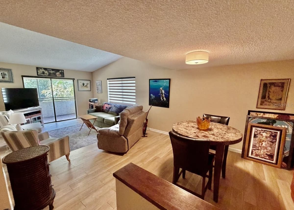13604 VILLAGE DRIVE — photo 4 of 21