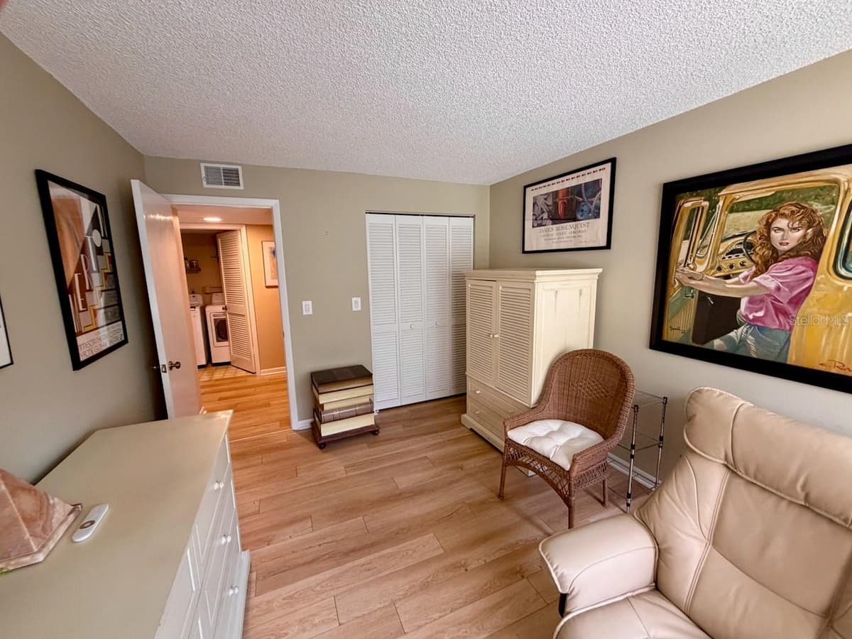 13604 VILLAGE DRIVE — photo 13 of 21