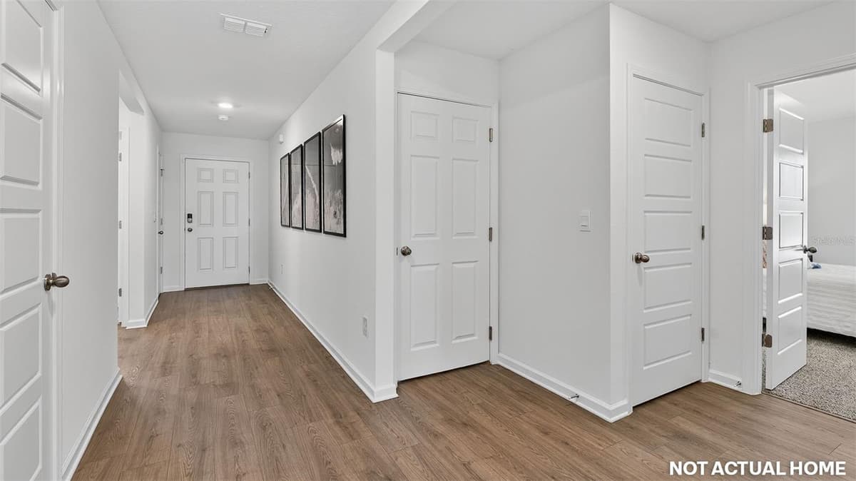14 ULLMAN COURT — photo 4 of 38