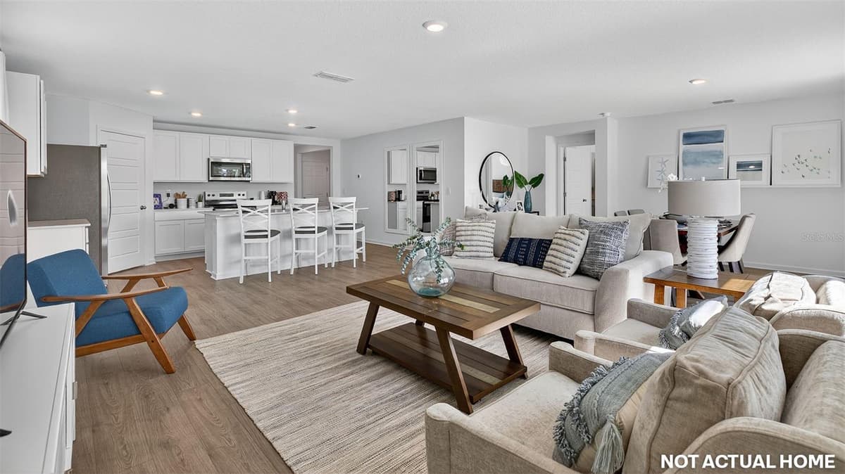 14 ULLMAN COURT — photo 11 of 38