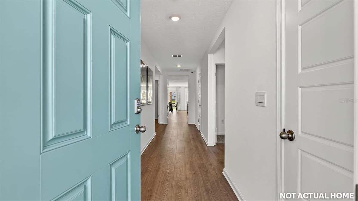 14 ULLMAN COURT — photo 3 of 38