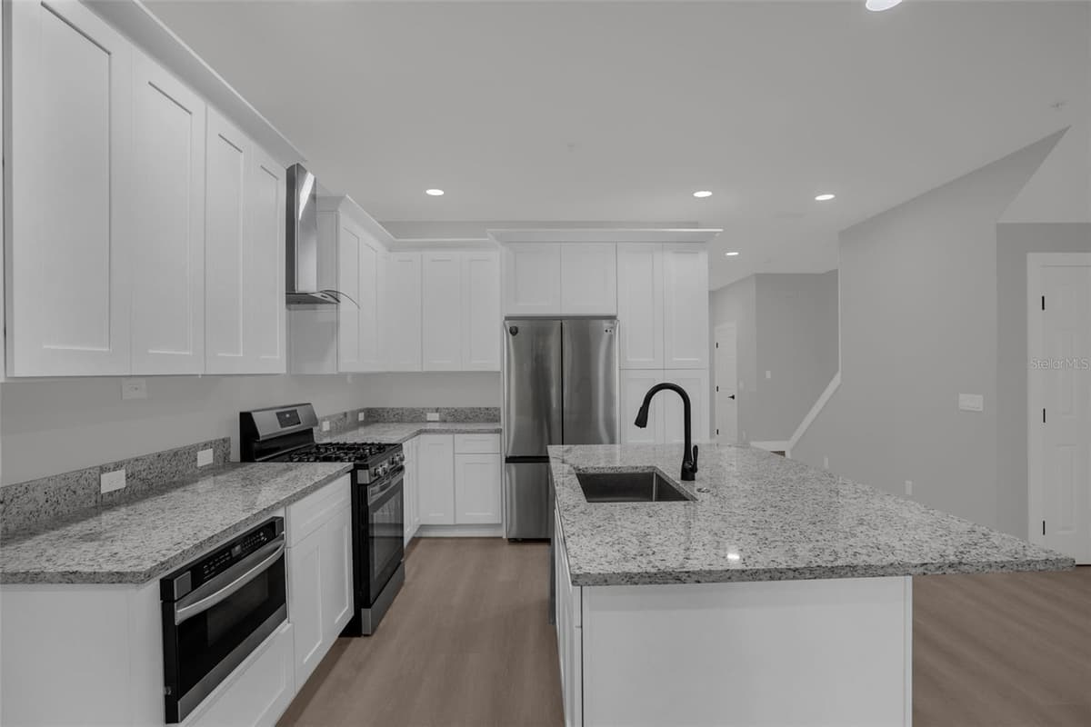 815 ASSEMBLY COURT — photo 13 of 40