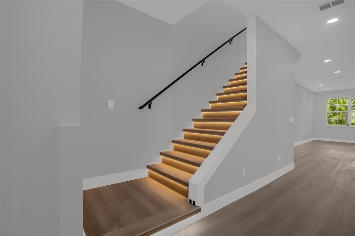 815 ASSEMBLY COURT — photo 7 of 40