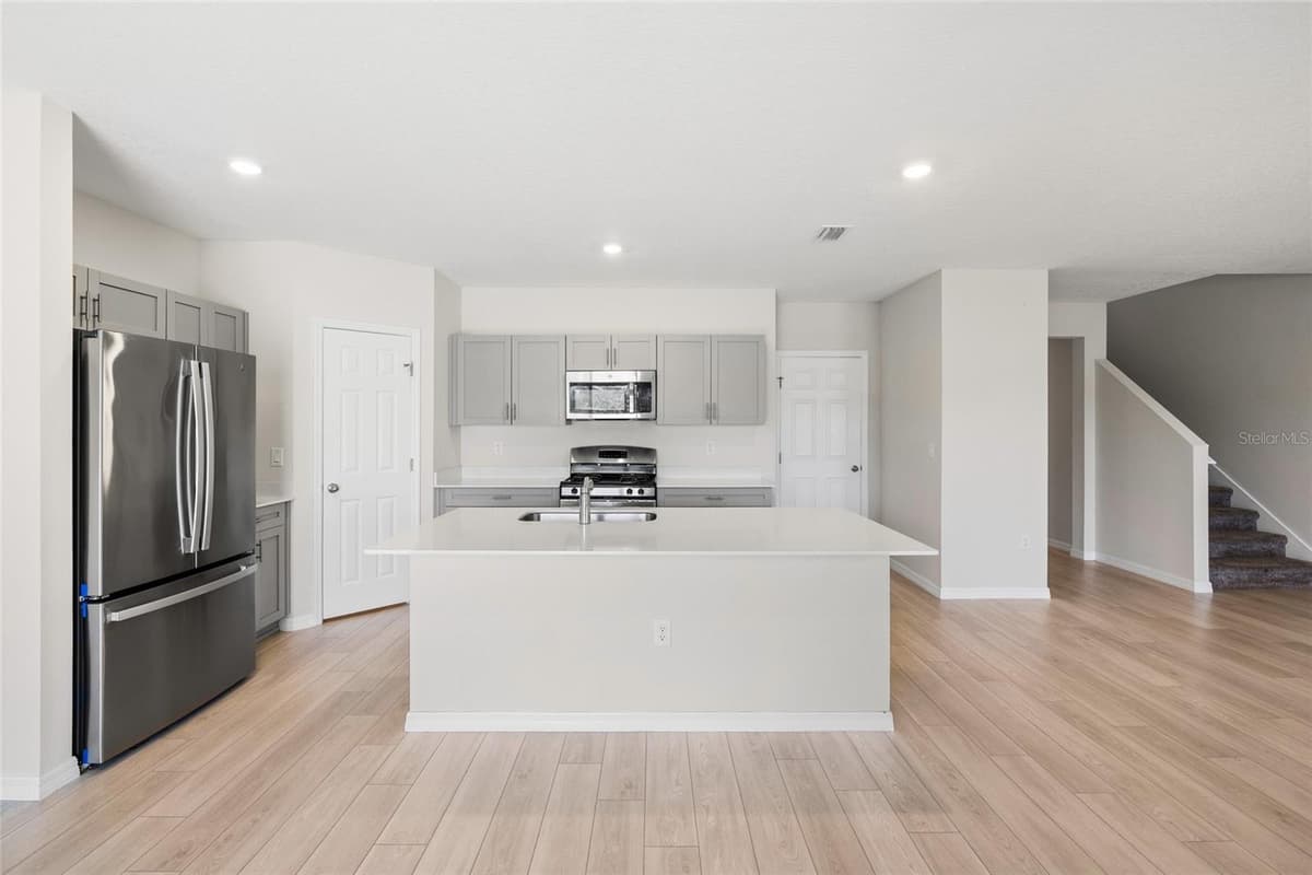 14886 SUMMER BRANCH DRIVE — photo 8 of 51