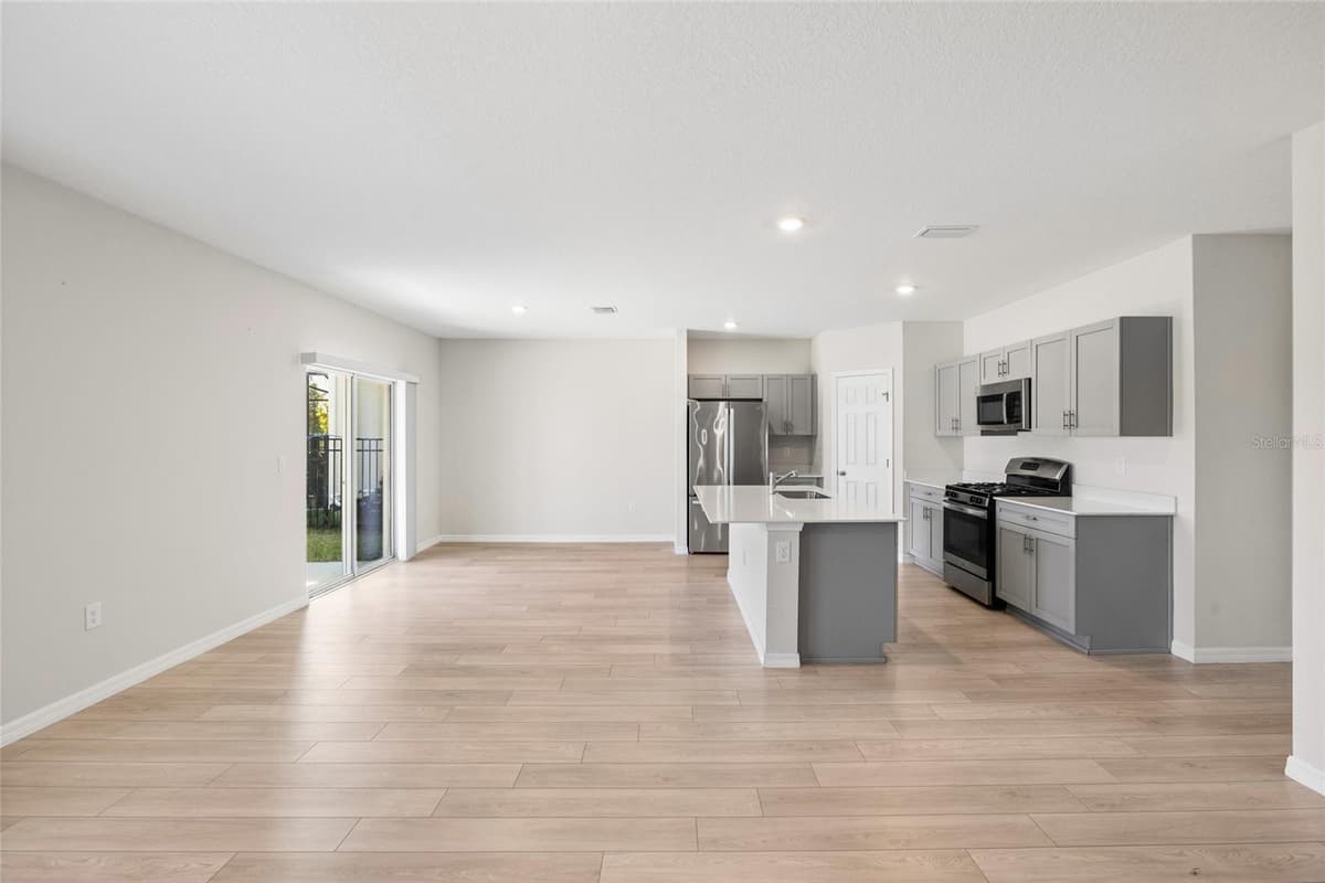 14886 SUMMER BRANCH DRIVE — photo 12 of 51