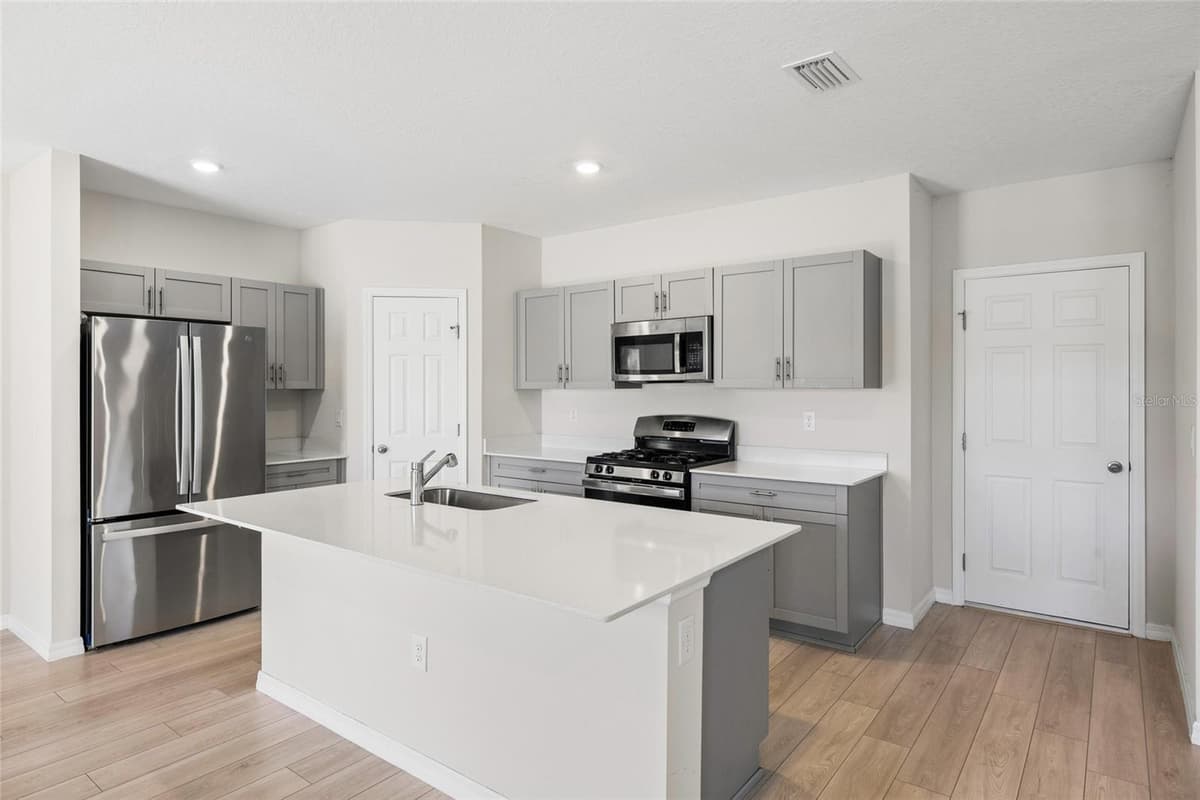 14886 SUMMER BRANCH DRIVE — photo 5 of 51