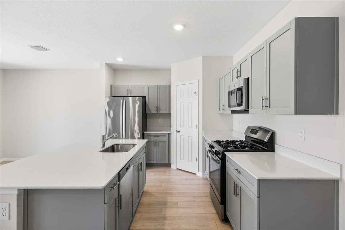14886 SUMMER BRANCH DRIVE — photo 6 of 51