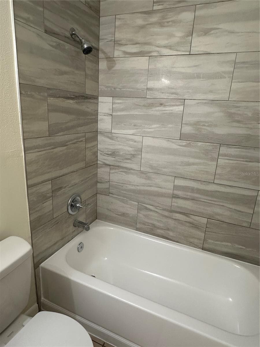 9406 HARTTS DRIVE — photo 16 of 33