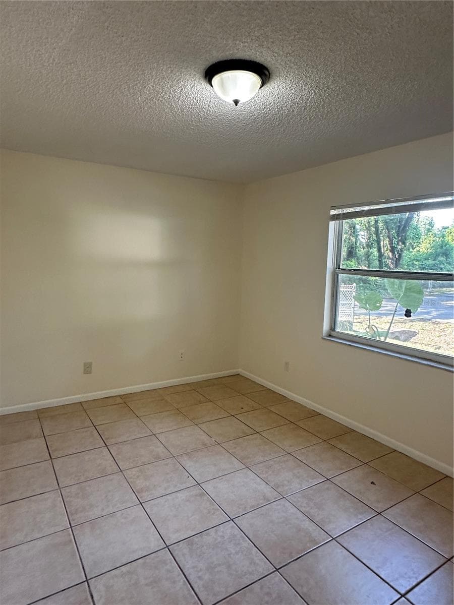 9406 HARTTS DRIVE — photo 17 of 33