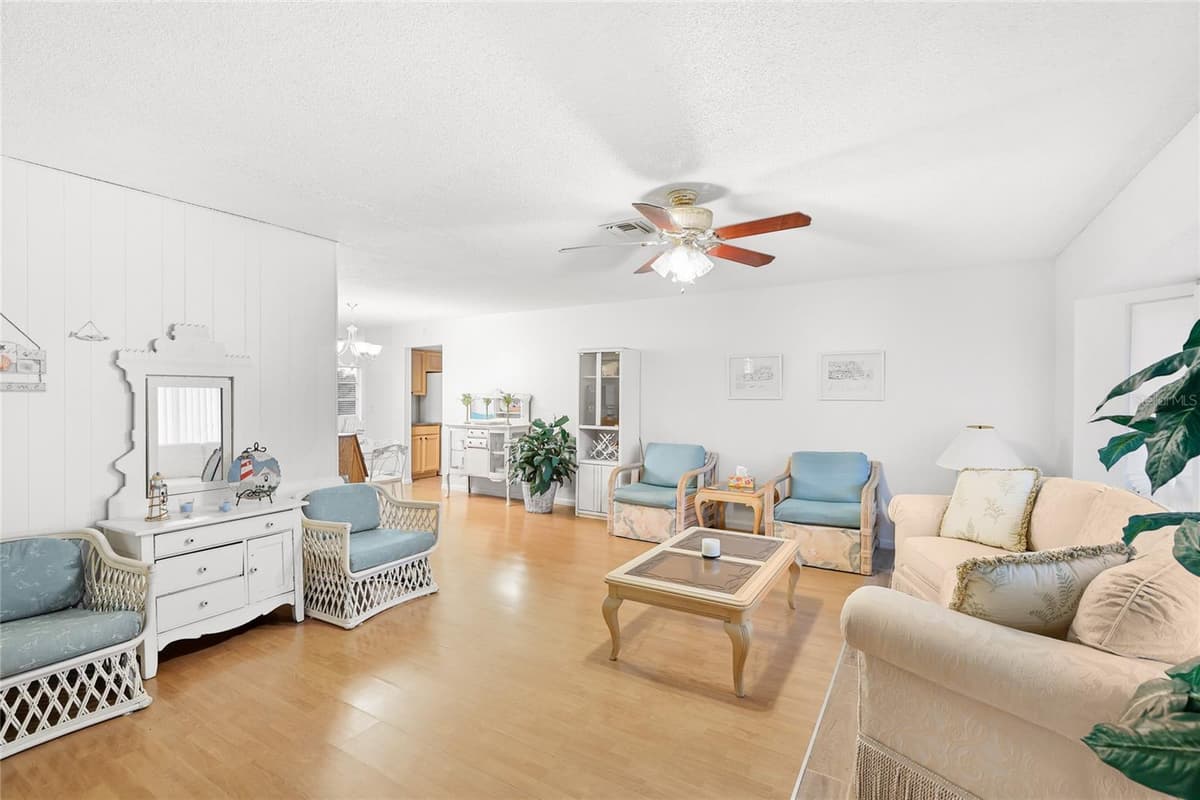 113 ANNAPOLIS LANE — photo 4 of 32