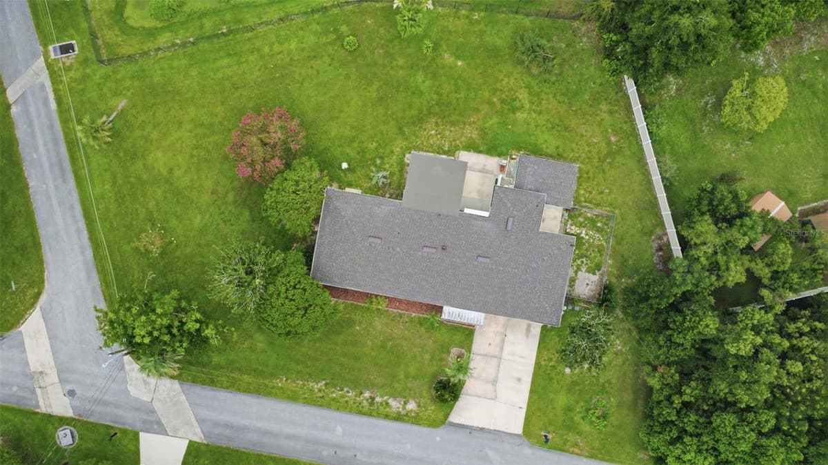 18 ASTER DRIVE — photo 9 of 49