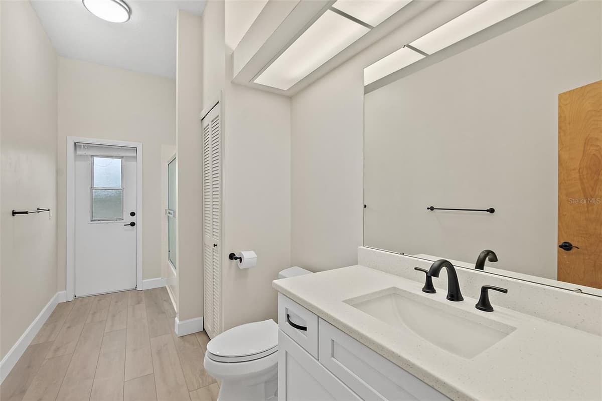 38 KINGSLEY CIRCLE — photo 31 of 56