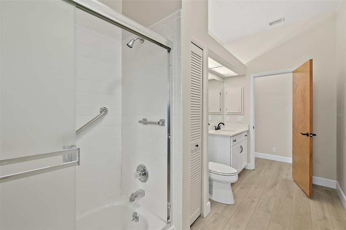38 KINGSLEY CIRCLE — photo 32 of 56