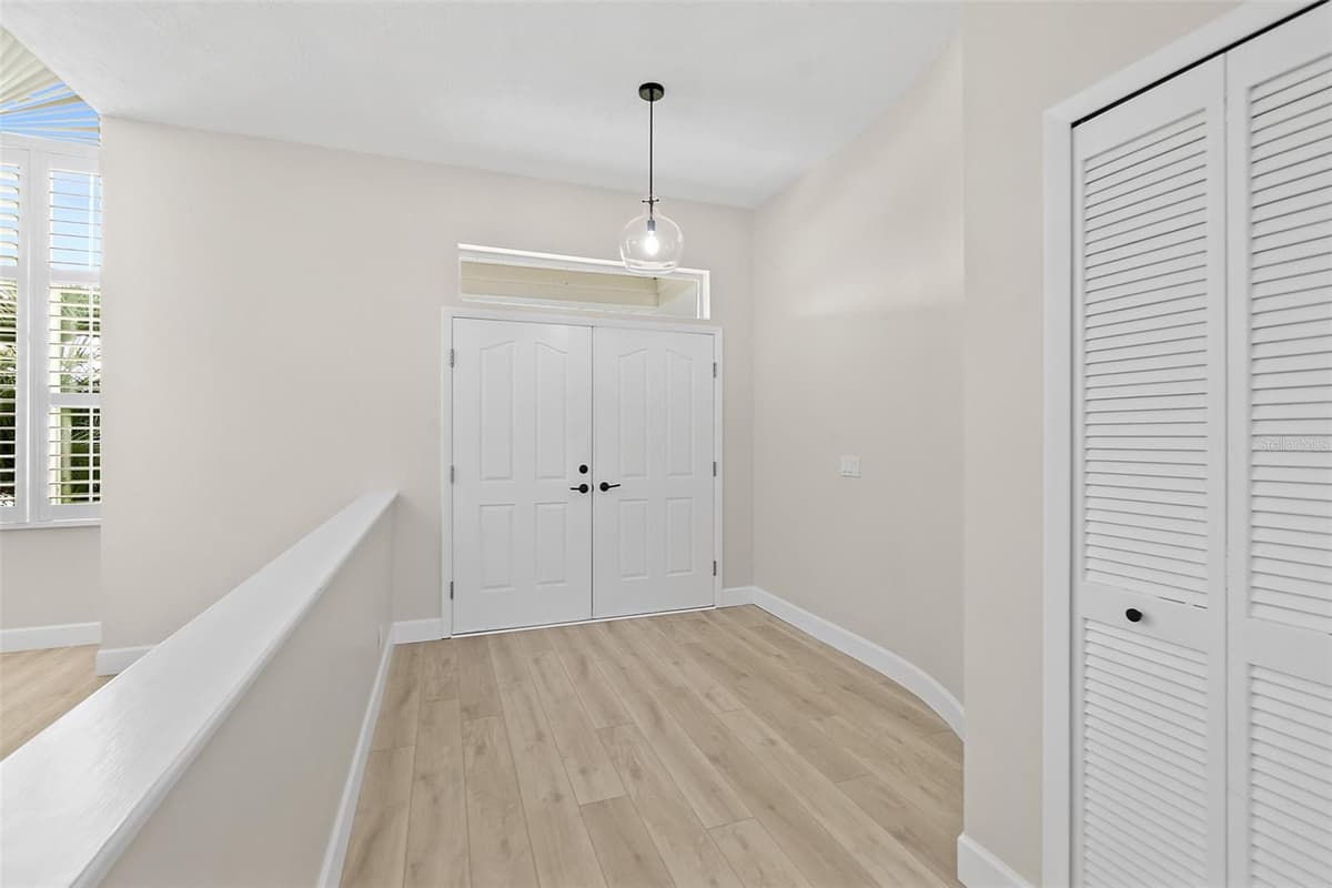 38 KINGSLEY CIRCLE — photo 5 of 56