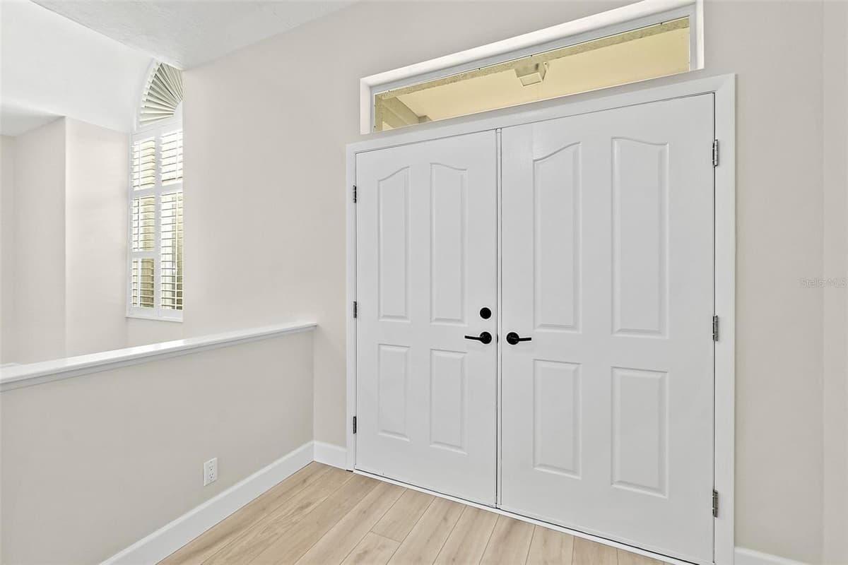 38 KINGSLEY CIRCLE — photo 6 of 56