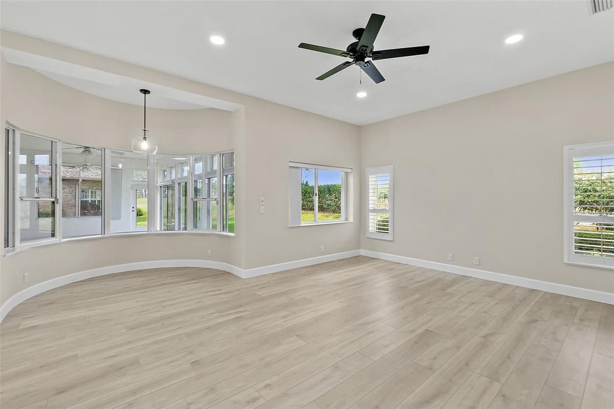 38 KINGSLEY CIRCLE — photo 21 of 56
