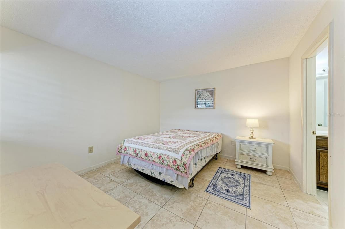 5200 LAKE VILLAGE DRIVE — photo 19 of 29