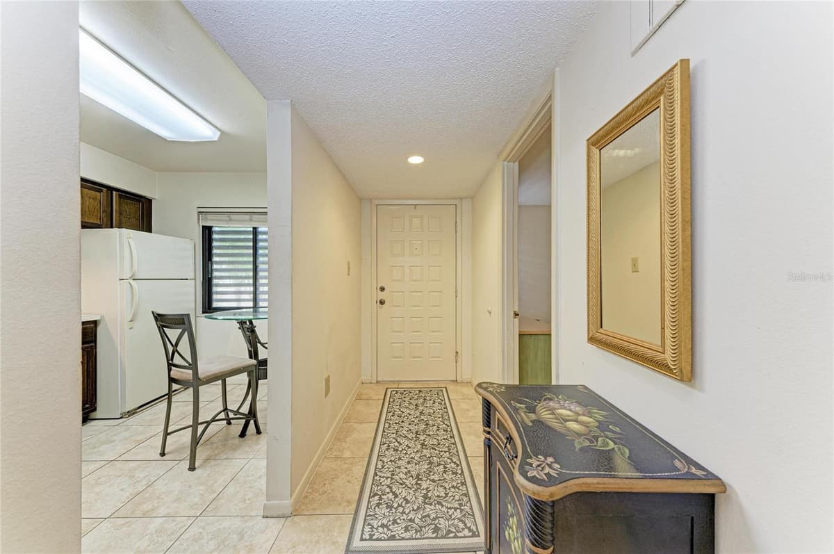 5200 LAKE VILLAGE DRIVE — photo 4 of 29