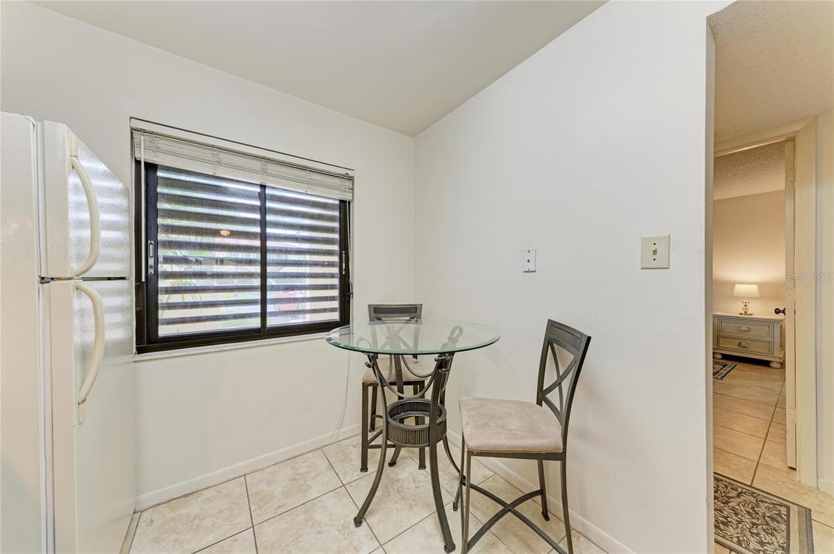 5200 LAKE VILLAGE DRIVE — photo 11 of 29