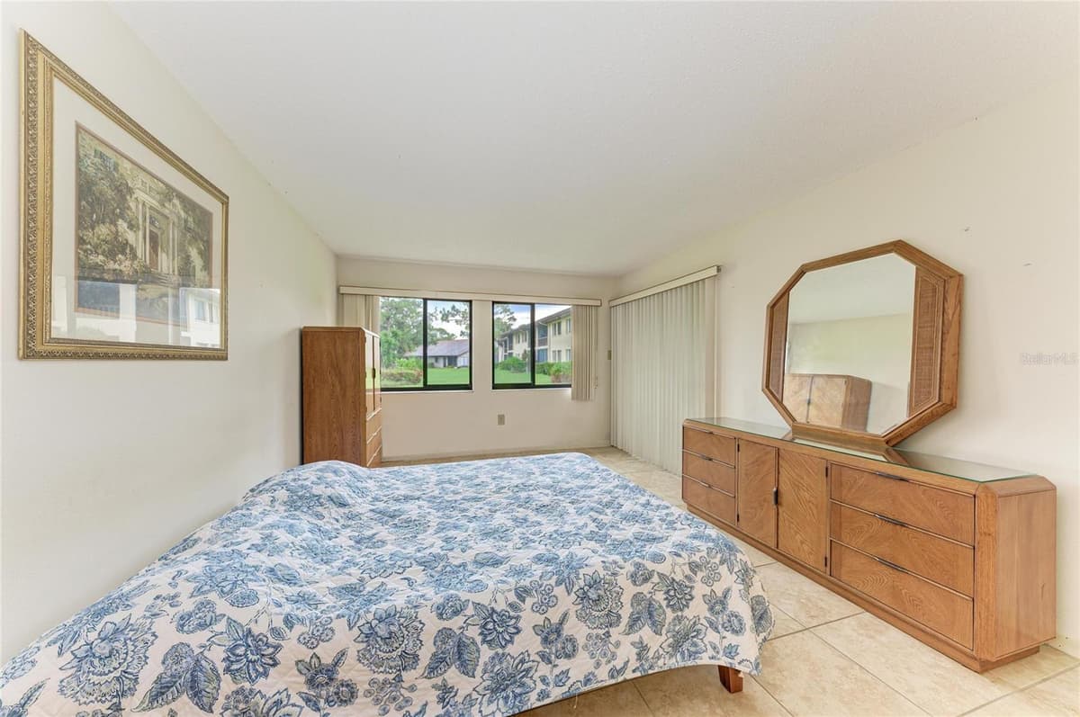 5200 LAKE VILLAGE DRIVE — photo 16 of 29