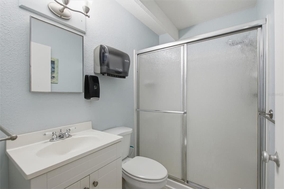 2637 CLUB CIRCLE — photo 12 of 56