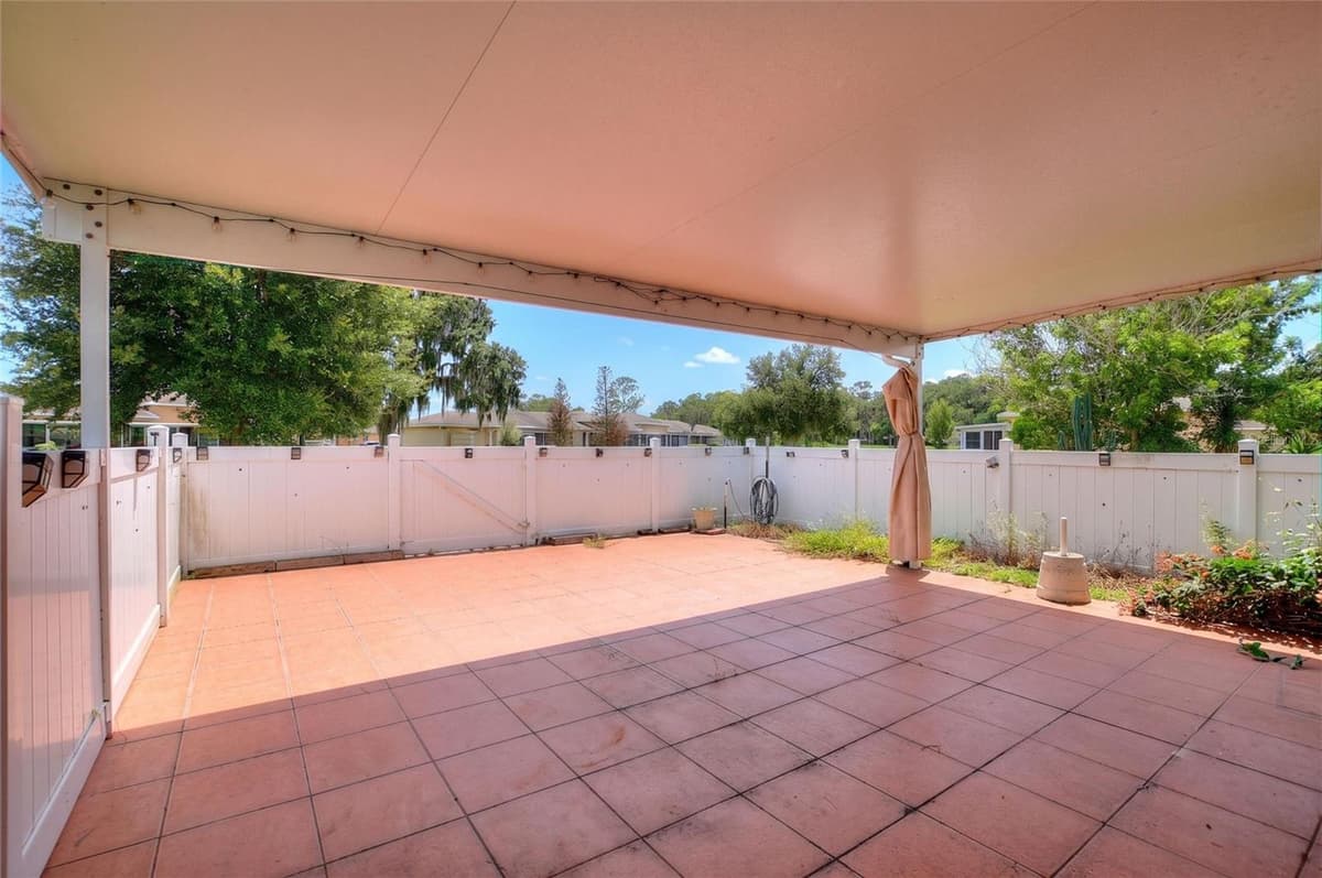 2637 CLUB CIRCLE — photo 4 of 56