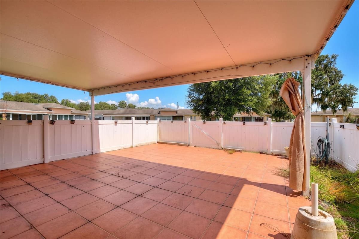 2637 CLUB CIRCLE — photo 18 of 56