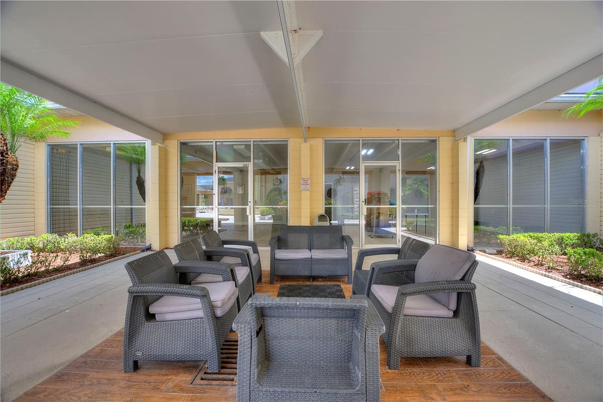2637 CLUB CIRCLE — photo 43 of 56