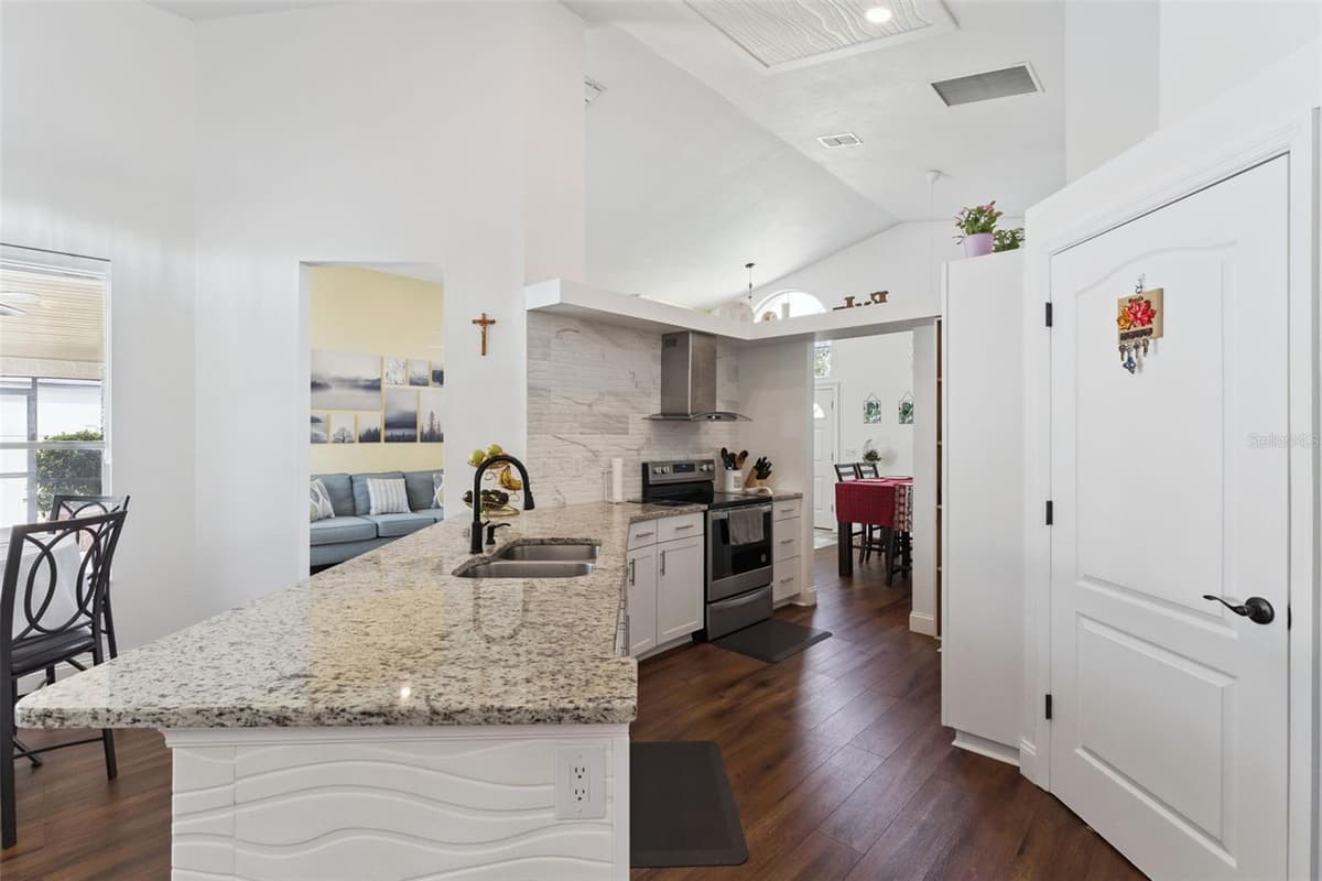 3131 DENHAM COURT — photo 19 of 69
