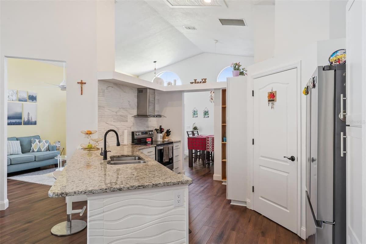 3131 DENHAM COURT — photo 21 of 69
