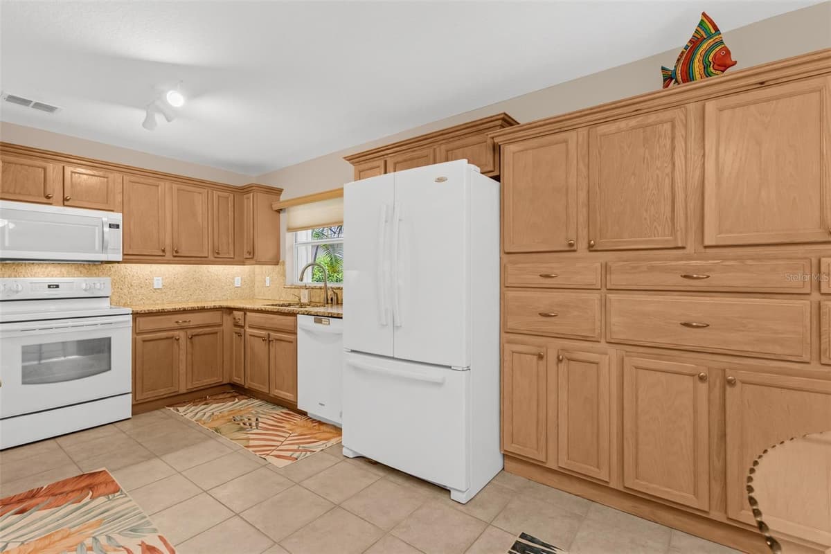 1812 BIRMINGHAM BOULEVARD — photo 12 of 42