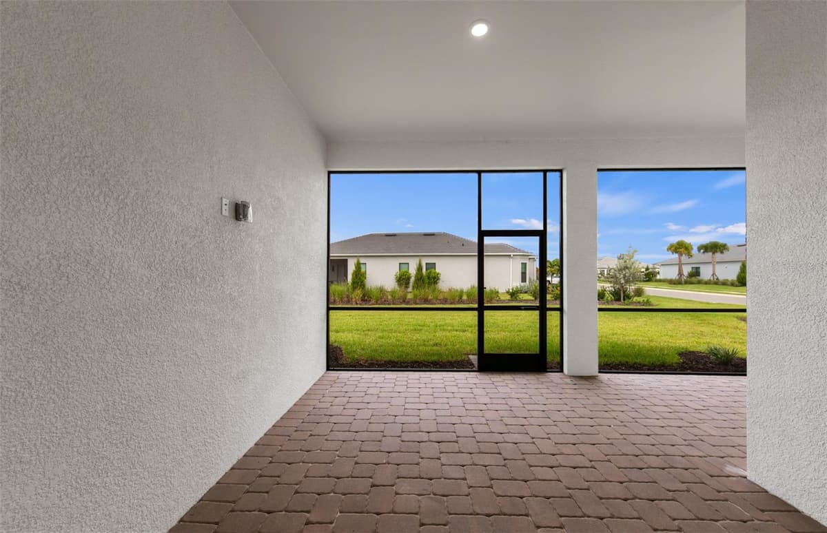 5006 GOLDEN SHORE COURT — photo 18 of 34