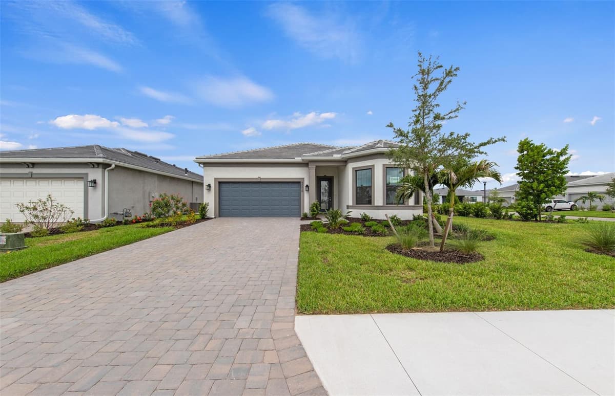 5006 GOLDEN SHORE COURT — photo 2 of 34