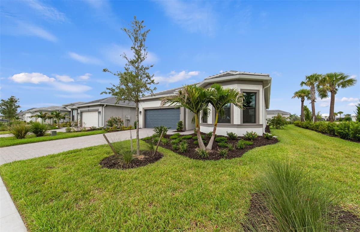 5006 GOLDEN SHORE COURT — photo 4 of 34