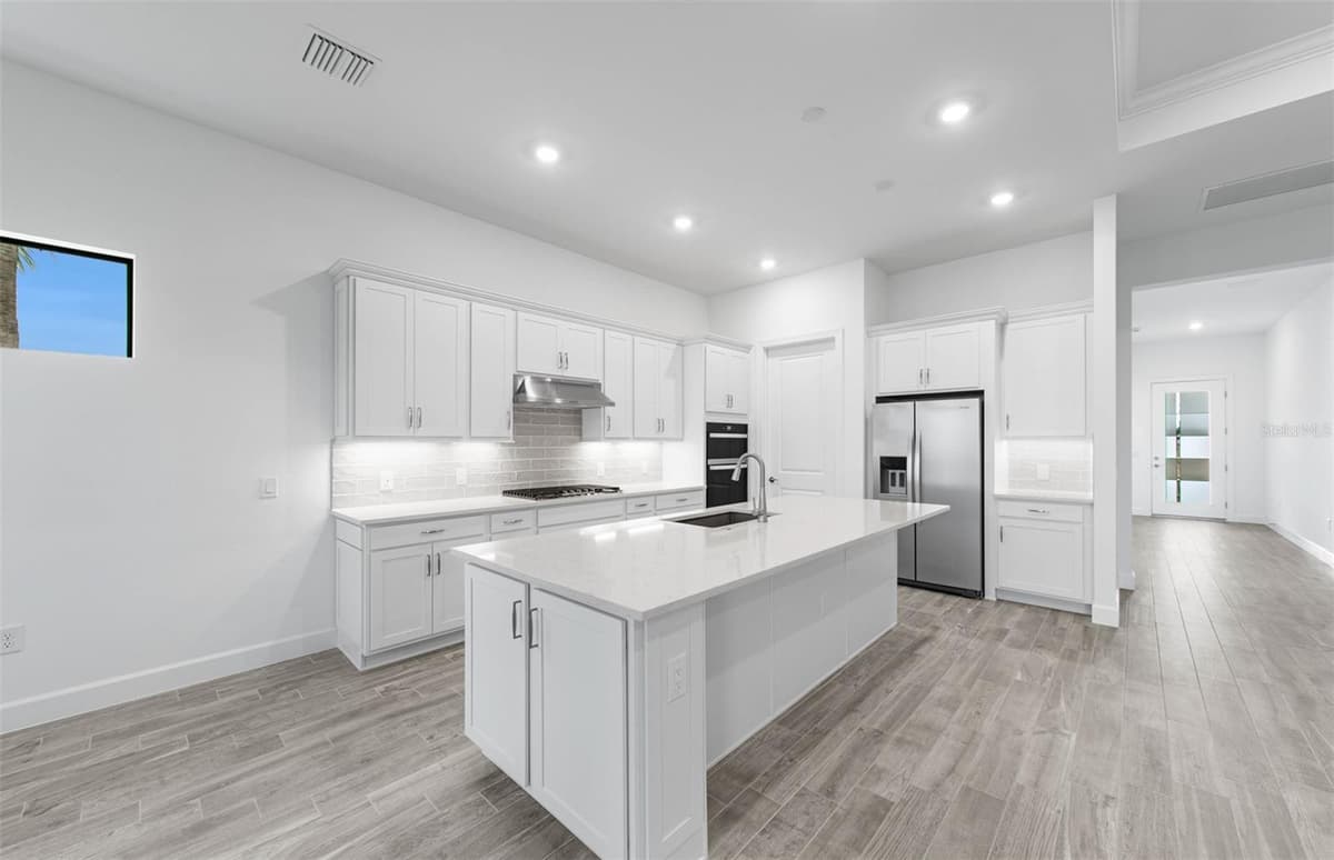 5006 GOLDEN SHORE COURT — photo 27 of 34