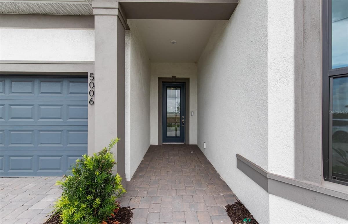 5006 GOLDEN SHORE COURT — photo 5 of 34