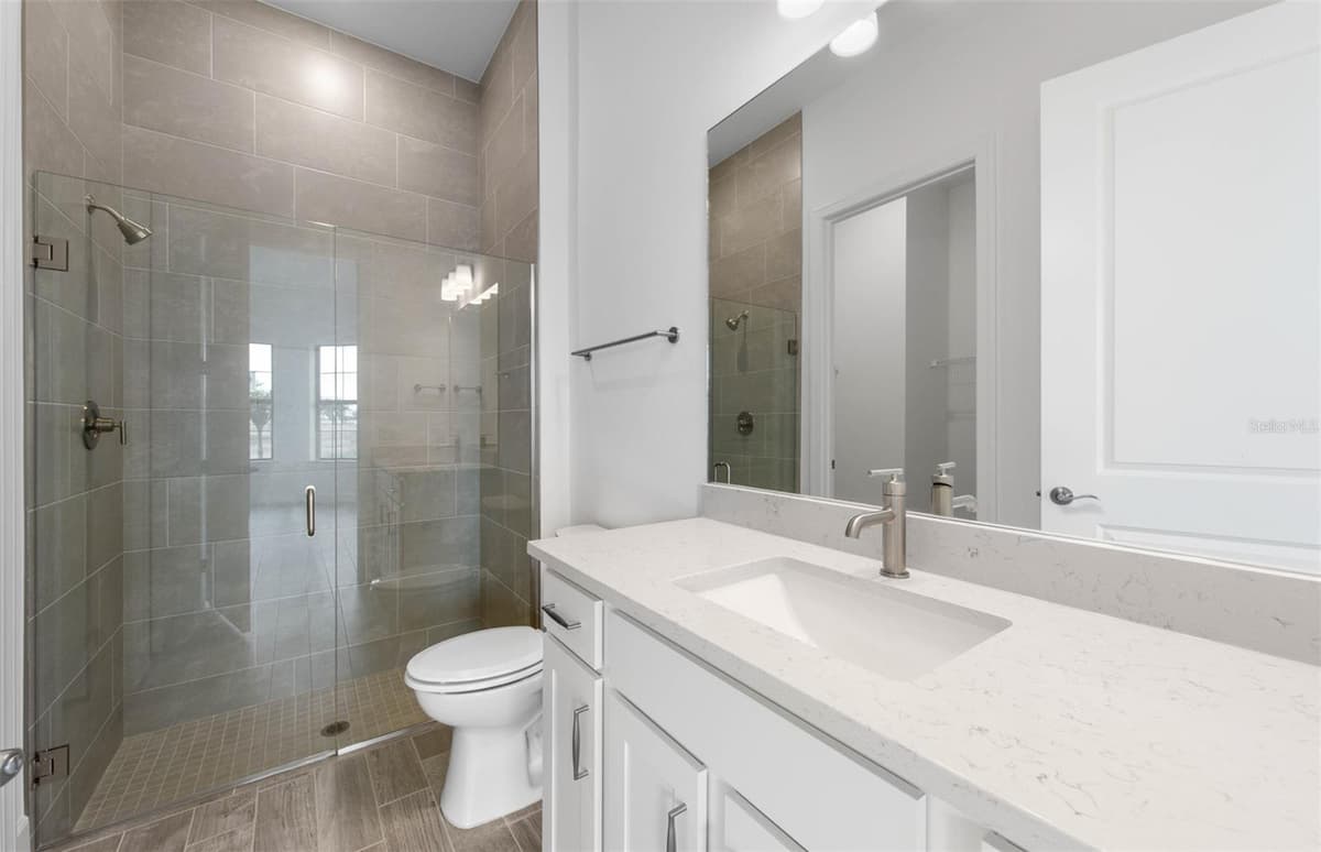 5006 GOLDEN SHORE COURT — photo 21 of 34