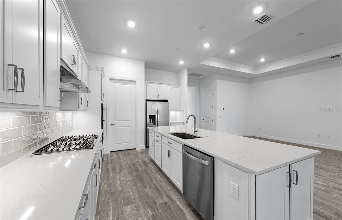 5006 GOLDEN SHORE COURT — photo 26 of 34