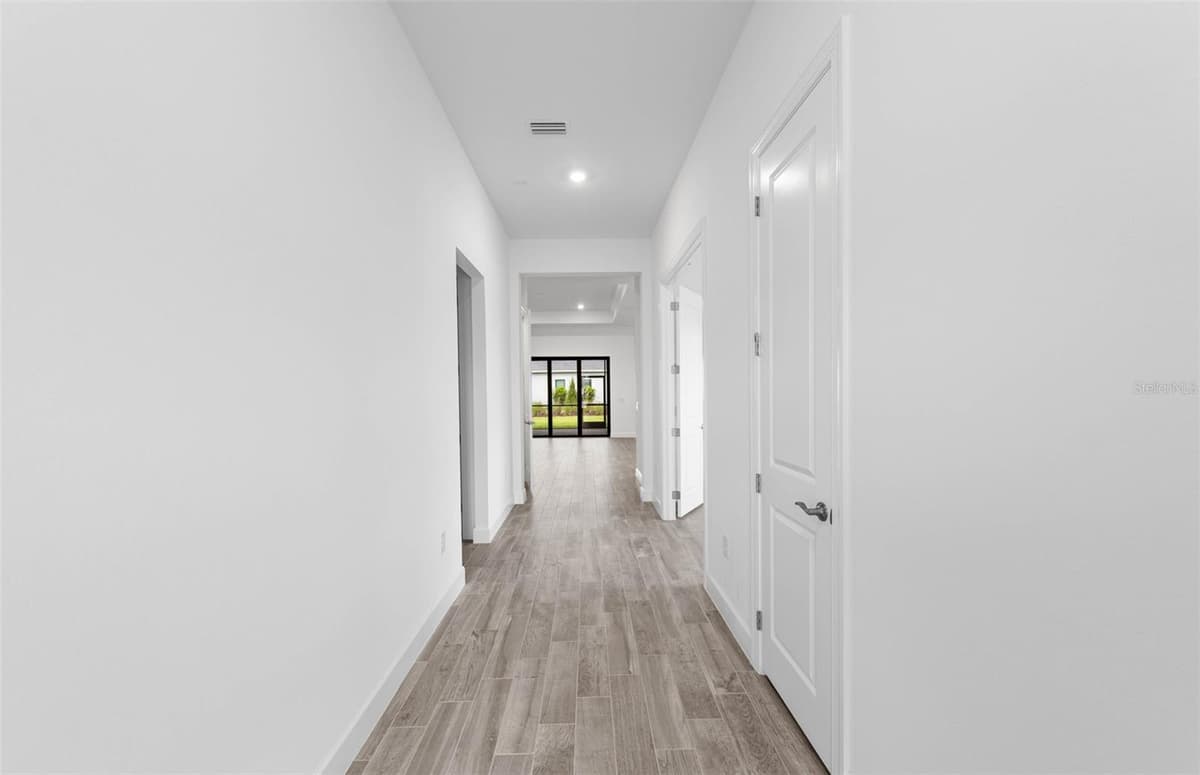 5006 GOLDEN SHORE COURT — photo 7 of 34