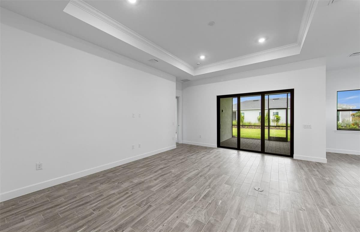 5006 GOLDEN SHORE COURT — photo 25 of 34