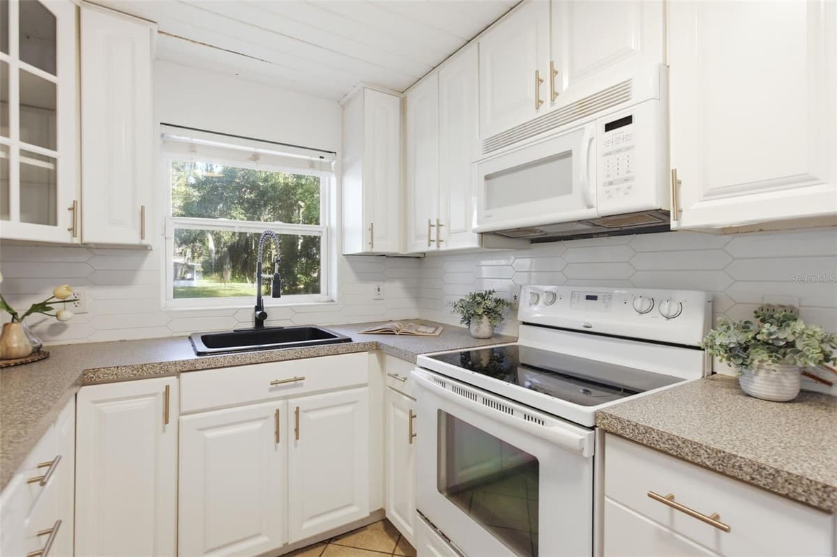 5203 PLEASURE ISLAND ROAD — photo 14 of 35